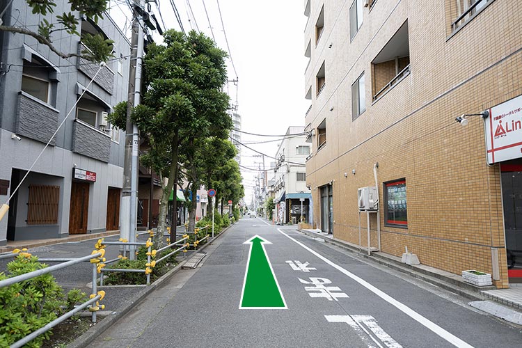 直進します