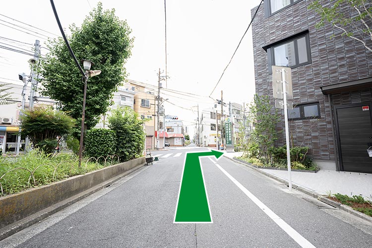 交差点手前の角地が当院です